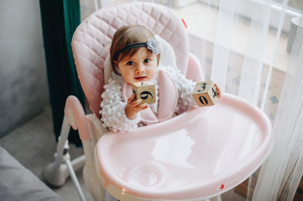 Стульчик для кормления Carrello Caramel Candy Pink